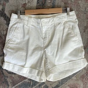 DKNY Shorts Women NEVER WORN - Size 6 fits like a 10